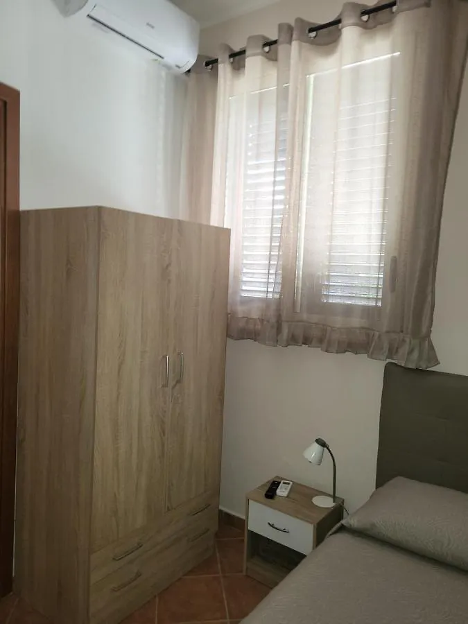 Gasthuis Villa Enza Cinisi Italië
