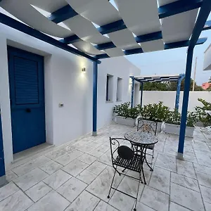 Couette-café Santorini, Cinisi